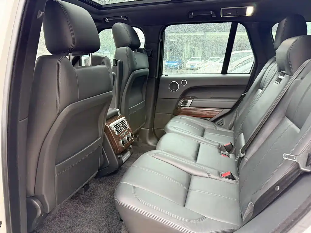 Land Rover Range Rover — миниатюра 8