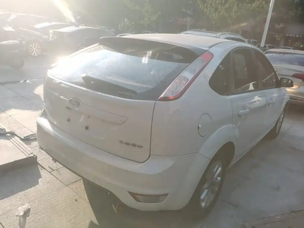 Ford Focus — миниатюра 7