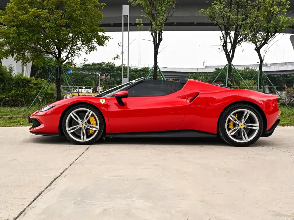 Ferrari 296 — миниатюра 2
