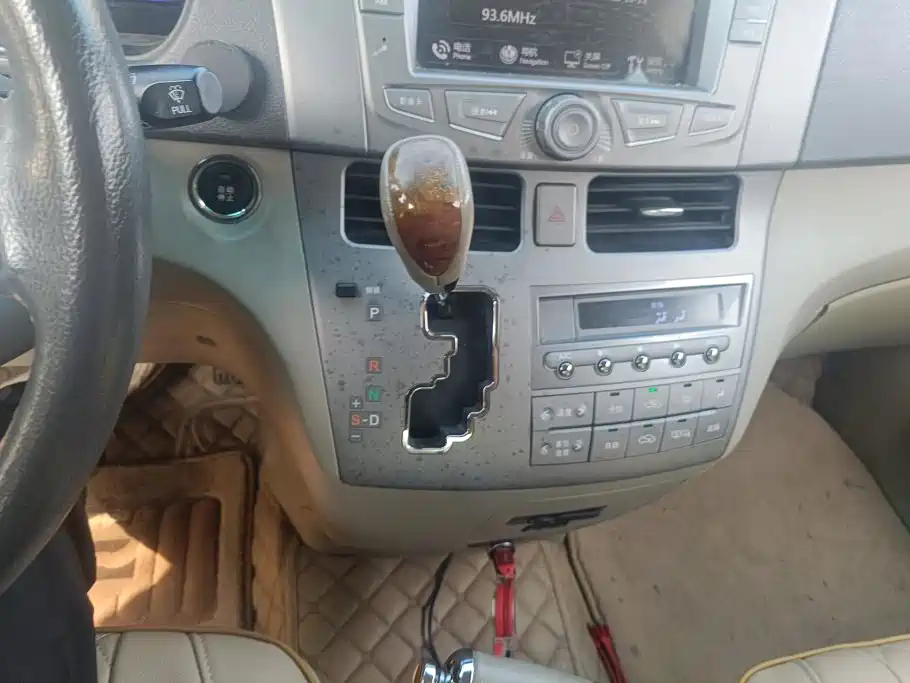 BYD M6 — миниатюра 16