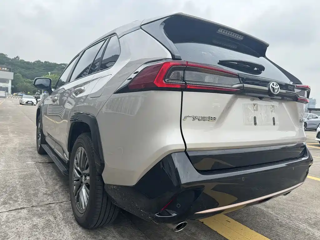 Toyota Wildlander 2024 2.0L CVT Luxury PLUS