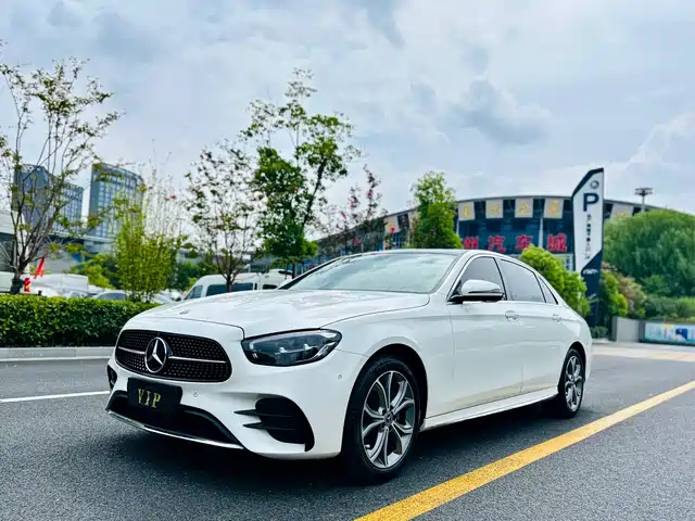 MERCEDES-BENZ E CLASS