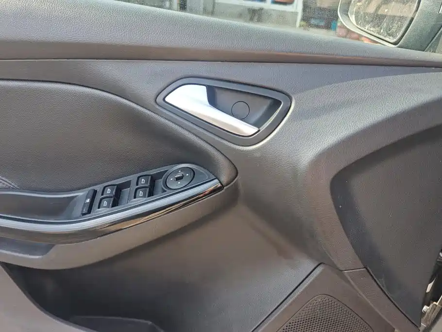 Ford Focus — миниатюра 7