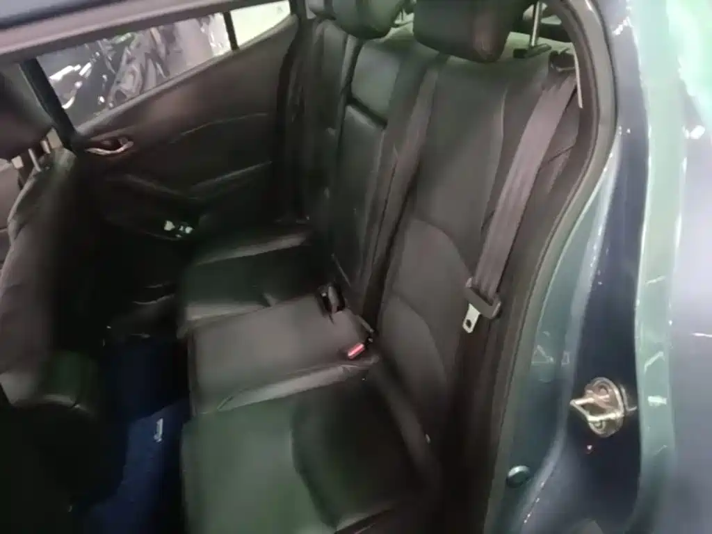 Mazda 3 Axela — миниатюра 17