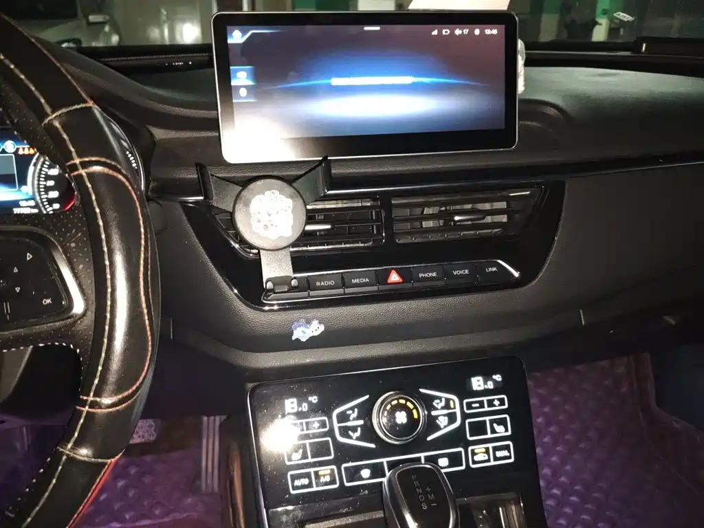 Hongqi Hongqi H5 — миниатюра 10