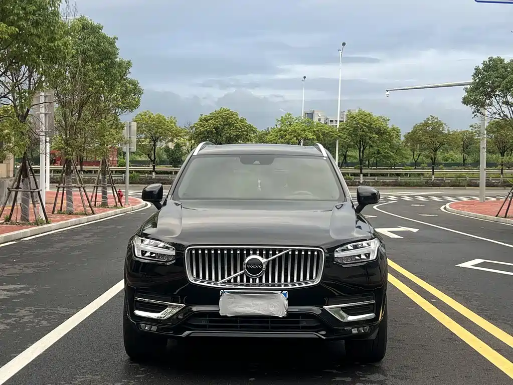 Volvo XC90 2021 B5 Luxury 5 мест
