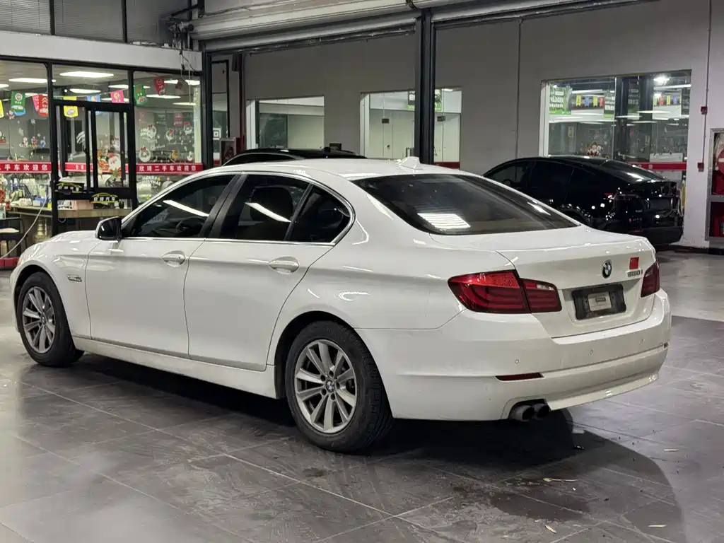 BMW 5 Series (Import) — миниатюра 19