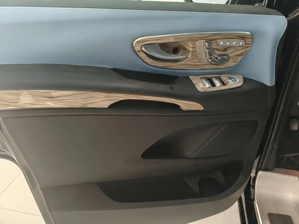 Mercedes-Benz Vito — миниатюра 7