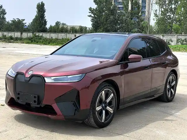 BMW i X 2023 x Drive 40 — фото 1
