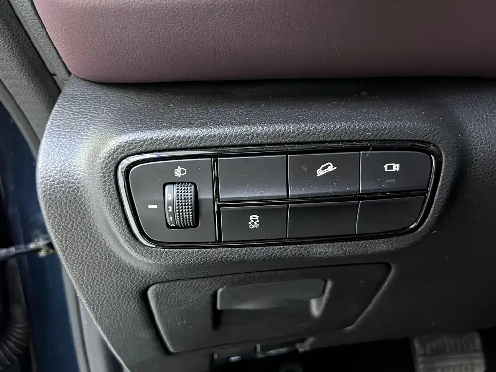 GAC M6 2021 270T DCT Premium （ мест）