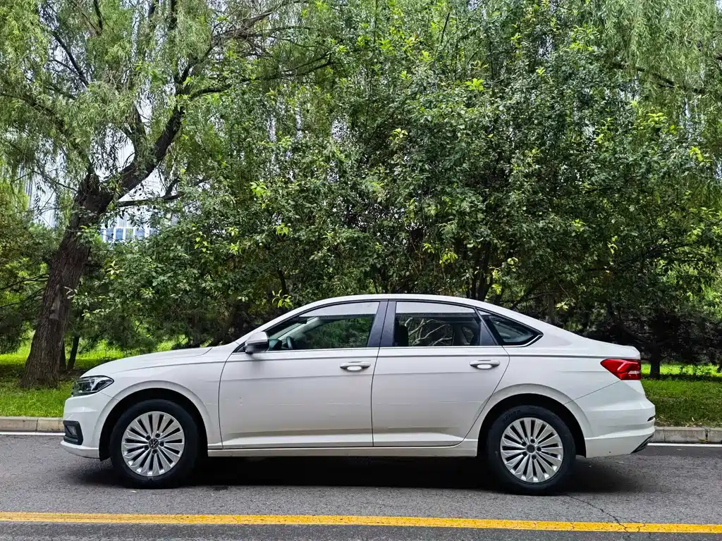 Volkswagen Lavida — миниатюра 3