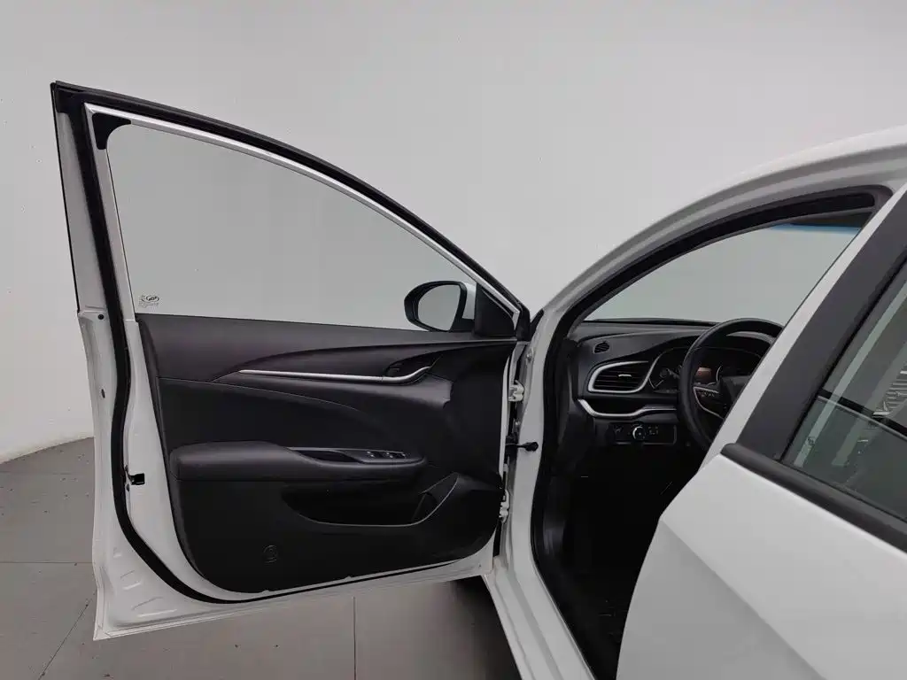 Buick Excelle — миниатюра 8