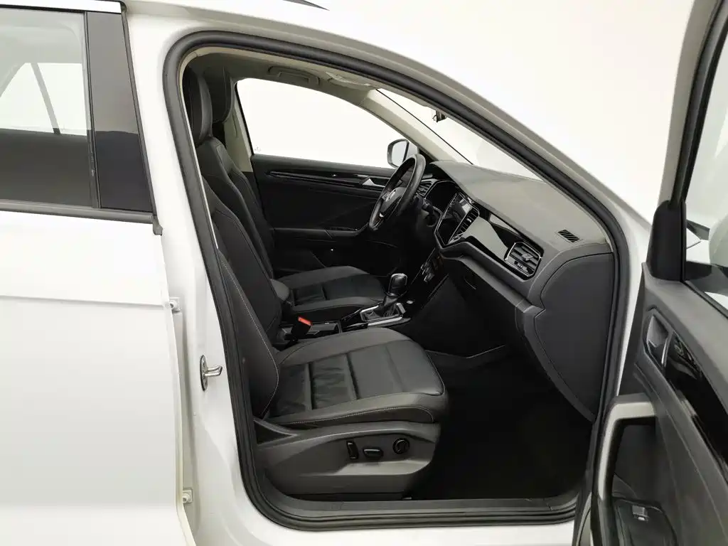 Volkswagen T-Roc — миниатюра 23