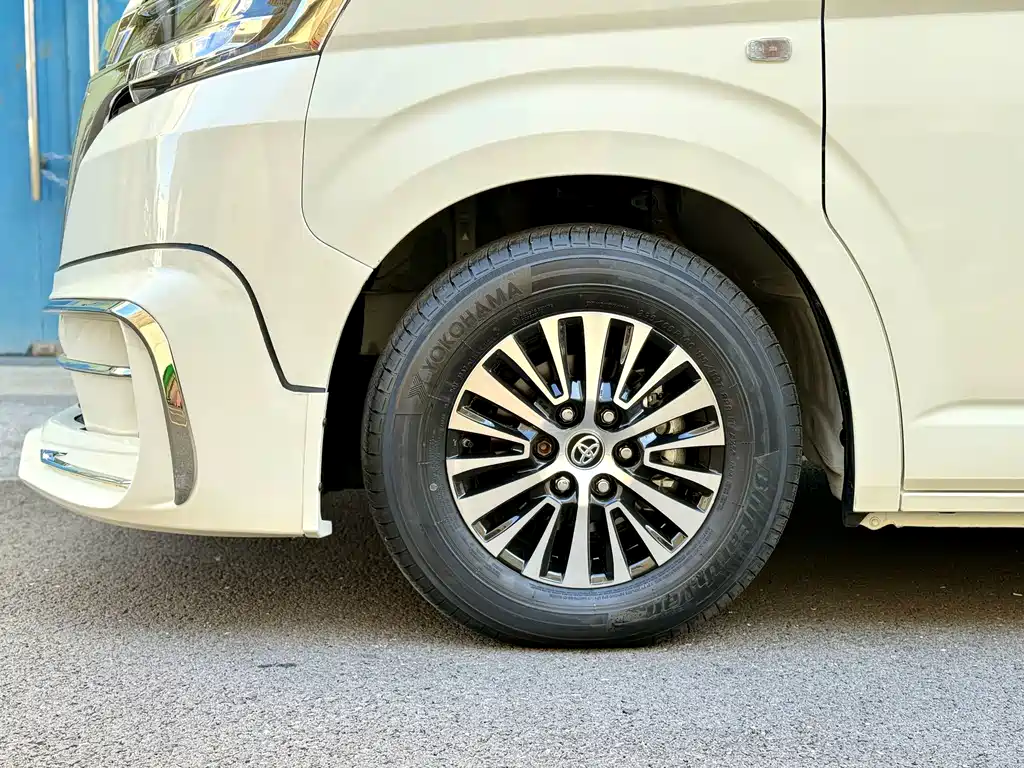 Toyota Hiace — миниатюра 33