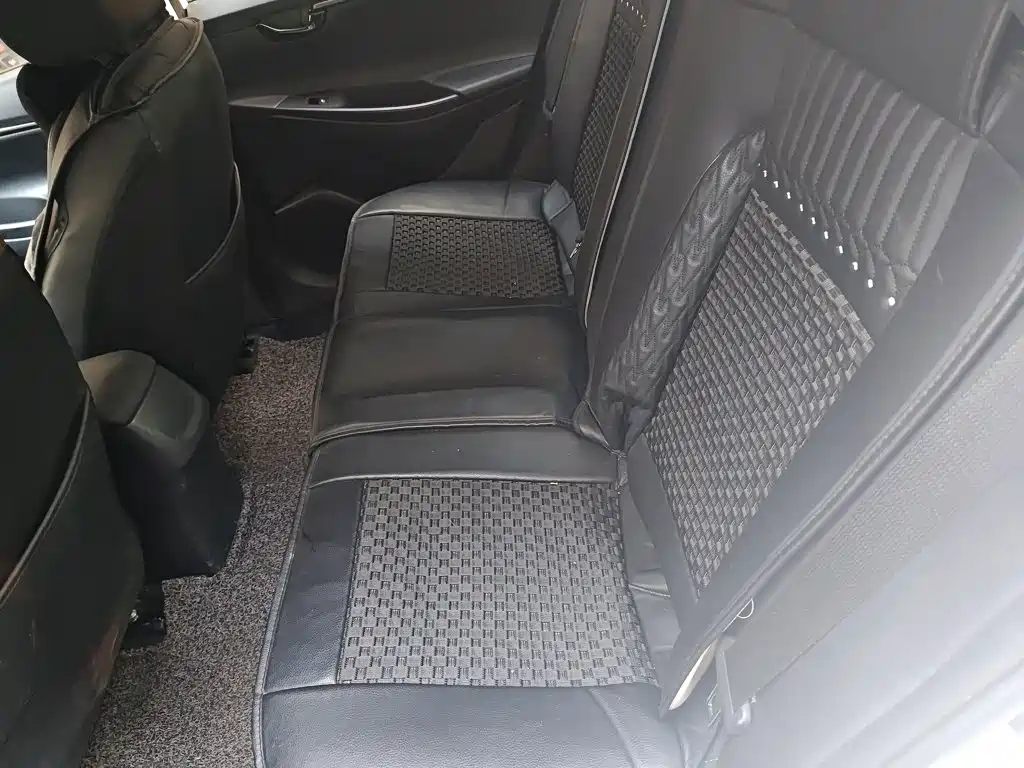 Hyundai Elantra — миниатюра 13