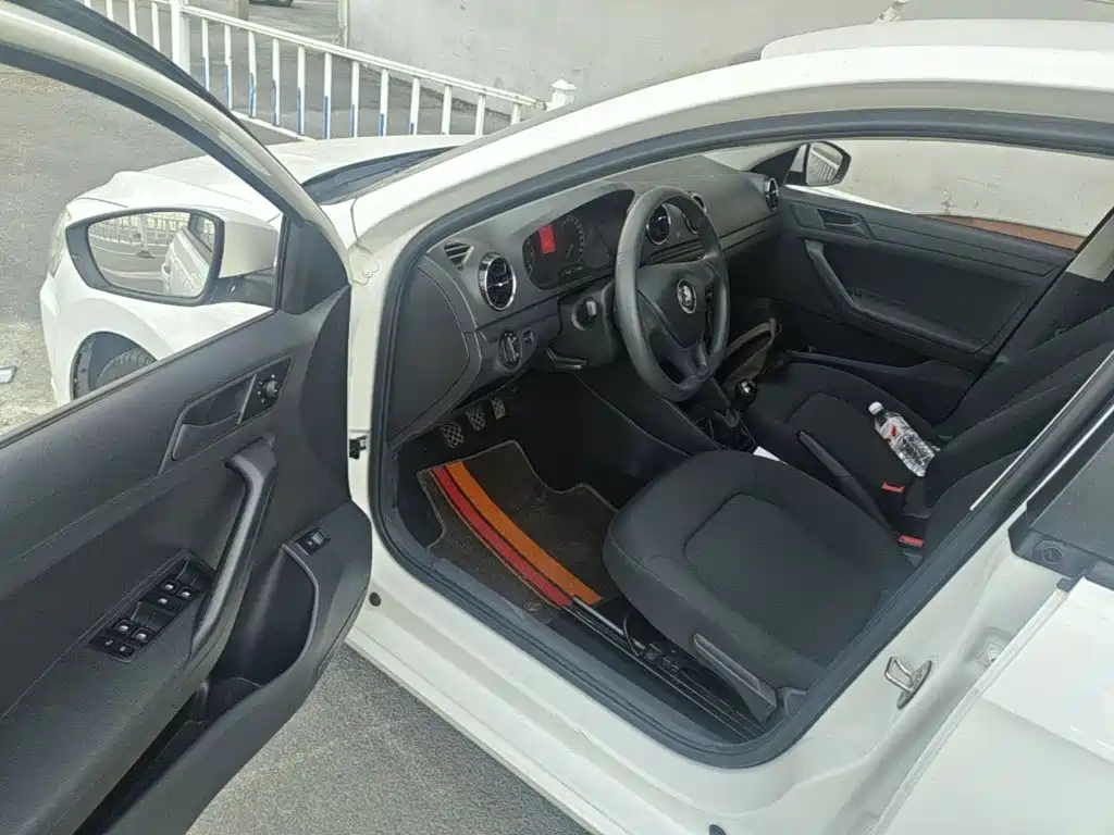 Volkswagen Jetta — миниатюра 16