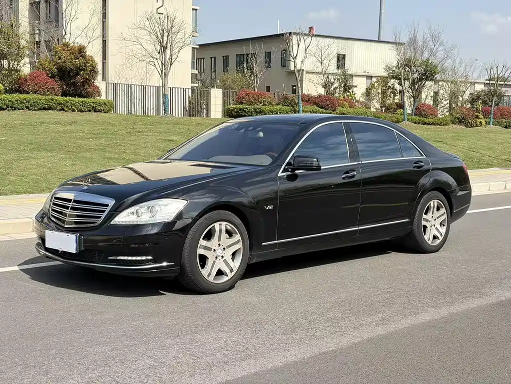 Mercedes-Benz S-Class 2012
