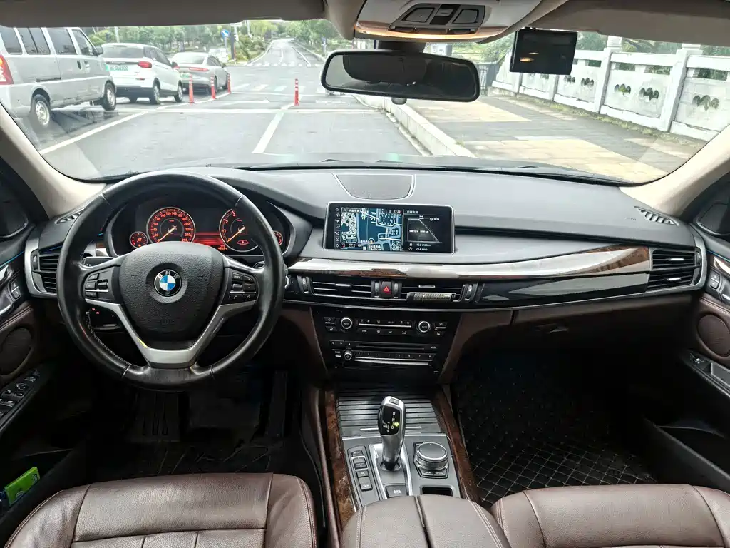 BMW X5 (Import) — миниатюра 6