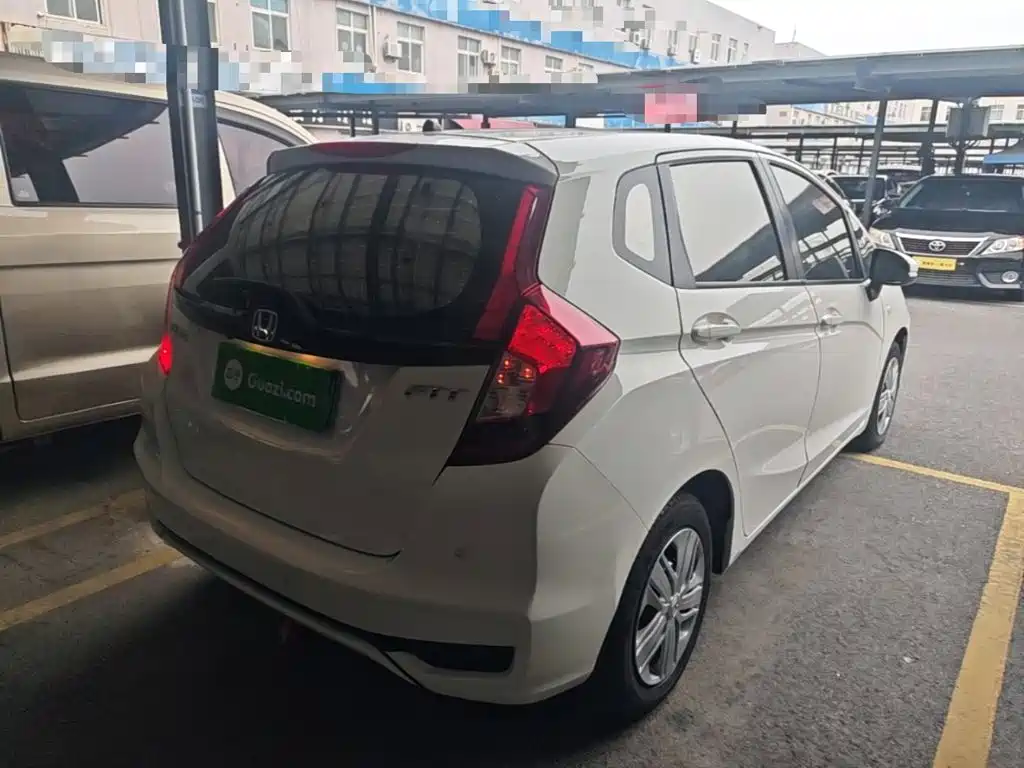 Honda Fit — миниатюра 7