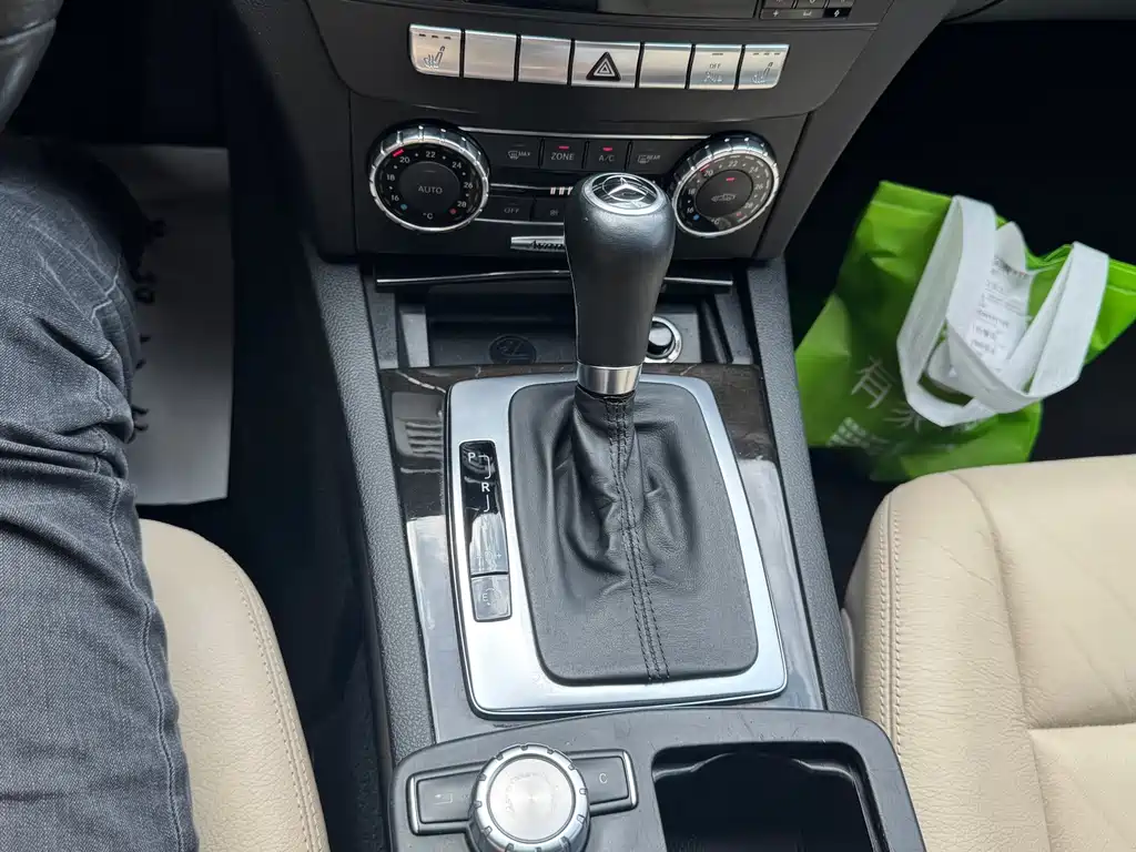 Mercedes-Benz C-Class — миниатюра 14