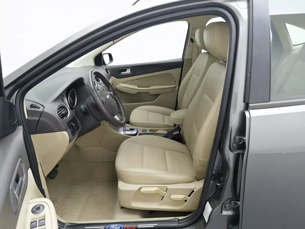 Ford Focus — миниатюра 10