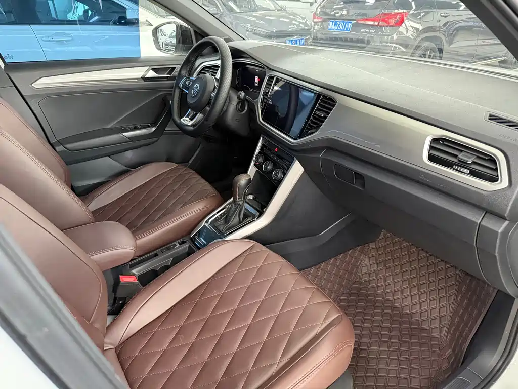 VOLKSWAGEN T ROC EXPLORING SONGS