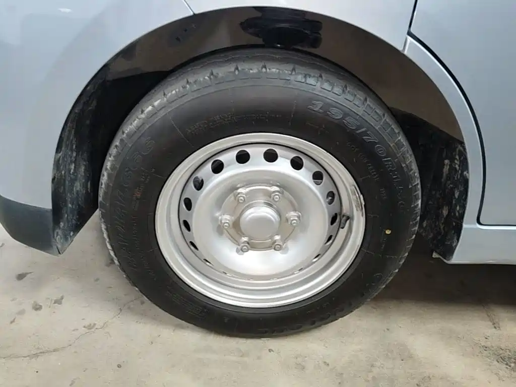 Wuling Yangguang — миниатюра 23