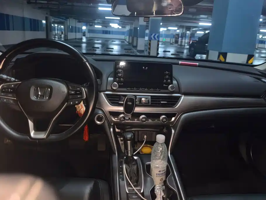 Honda Accord — миниатюра 13