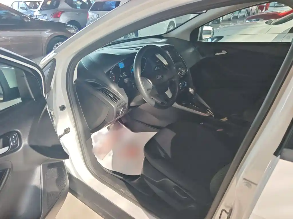 Ford Focus — миниатюра 8