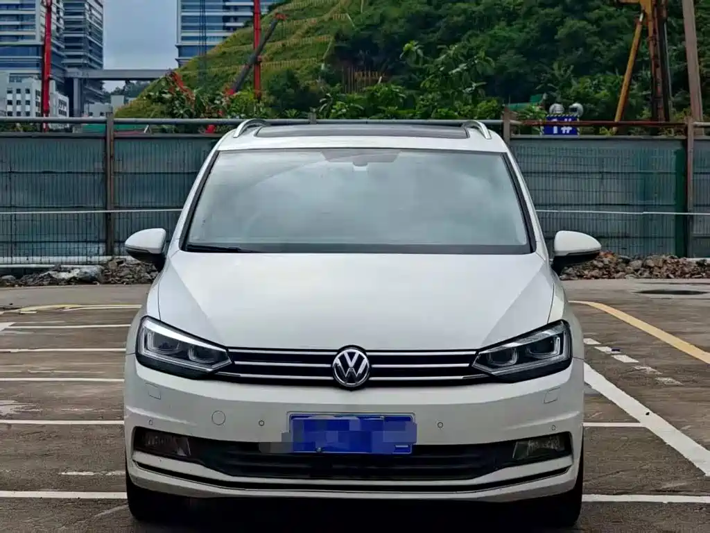 Volkswagen Touran — миниатюра 2