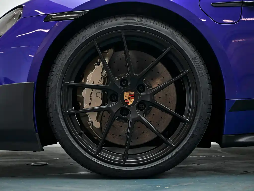 Porsche Taycan — миниатюра 10