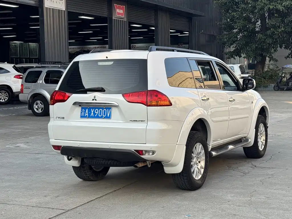 Mitsubishi Pajero Sport — миниатюра 4