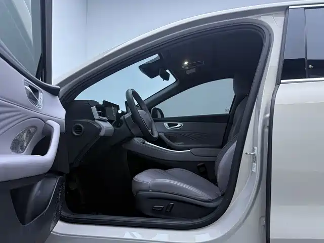 Roewe M7 DMH — миниатюра 11