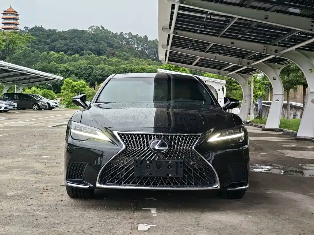 Lexus LS — миниатюра 2