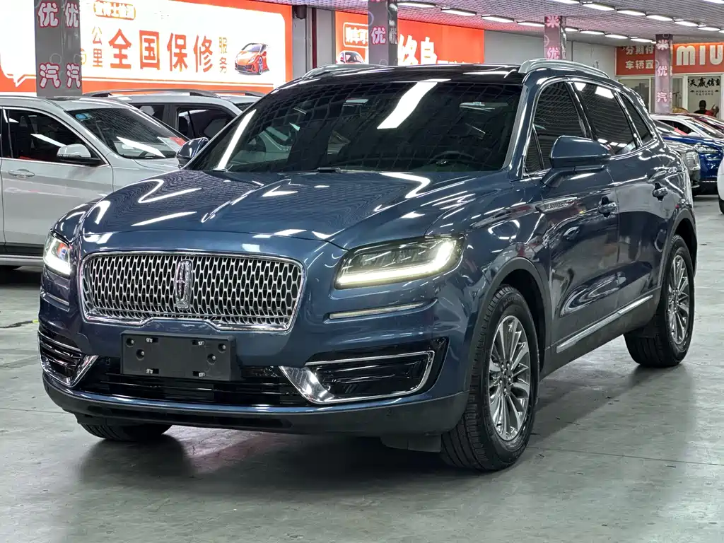 LINCOLN NAVIGATOR (IMPORT)