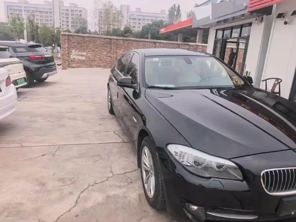 BMW 5 Series — миниатюра 6