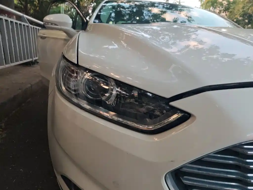Ford Mondeo — миниатюра 7