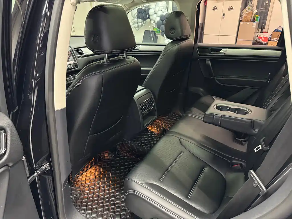 Volkswagen Touareg — миниатюра 10