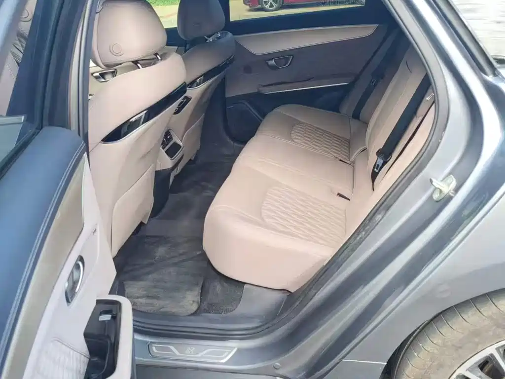 BYD Han 2024 DM-i 121KM Premium