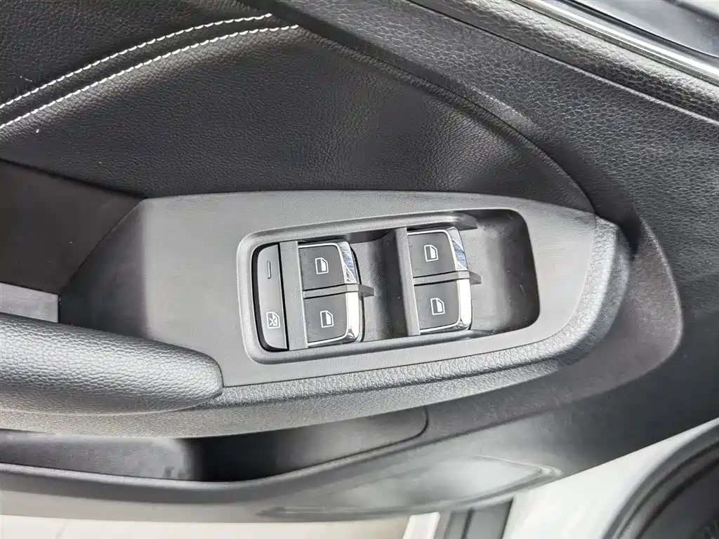 Roewe RX5 2020 20T MT 4G