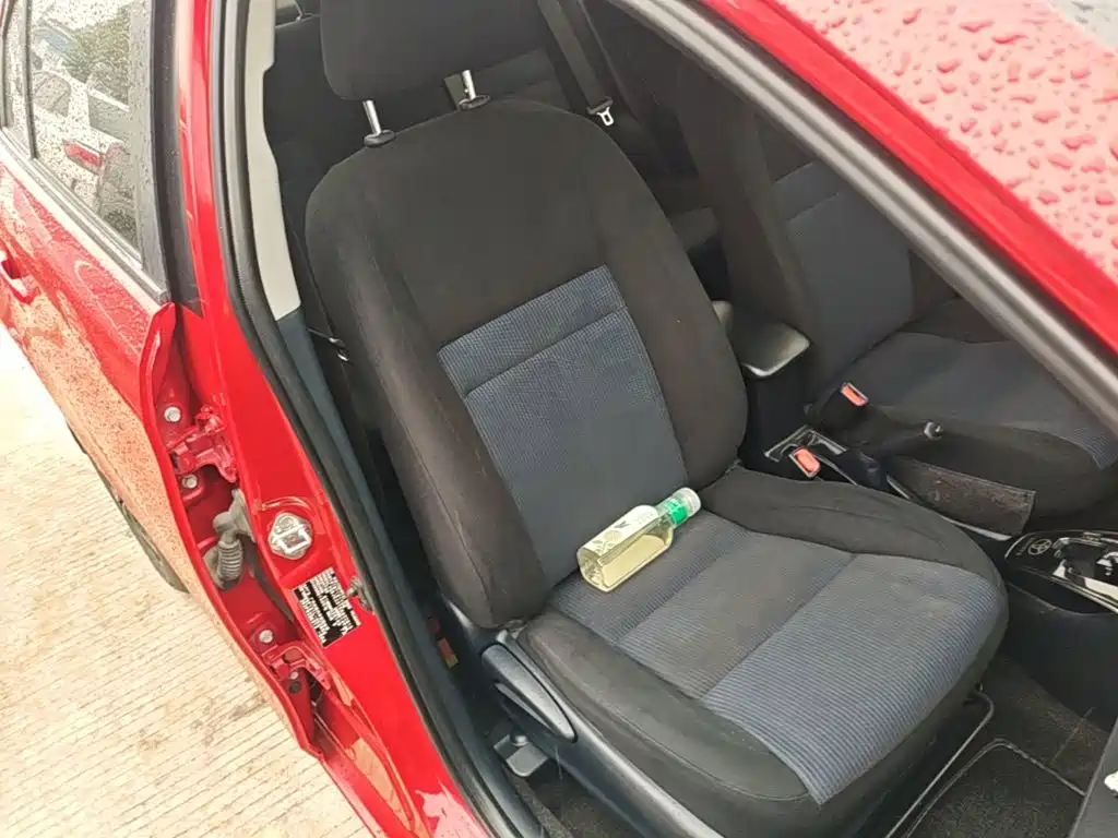 Toyota Yaris L — миниатюра 25
