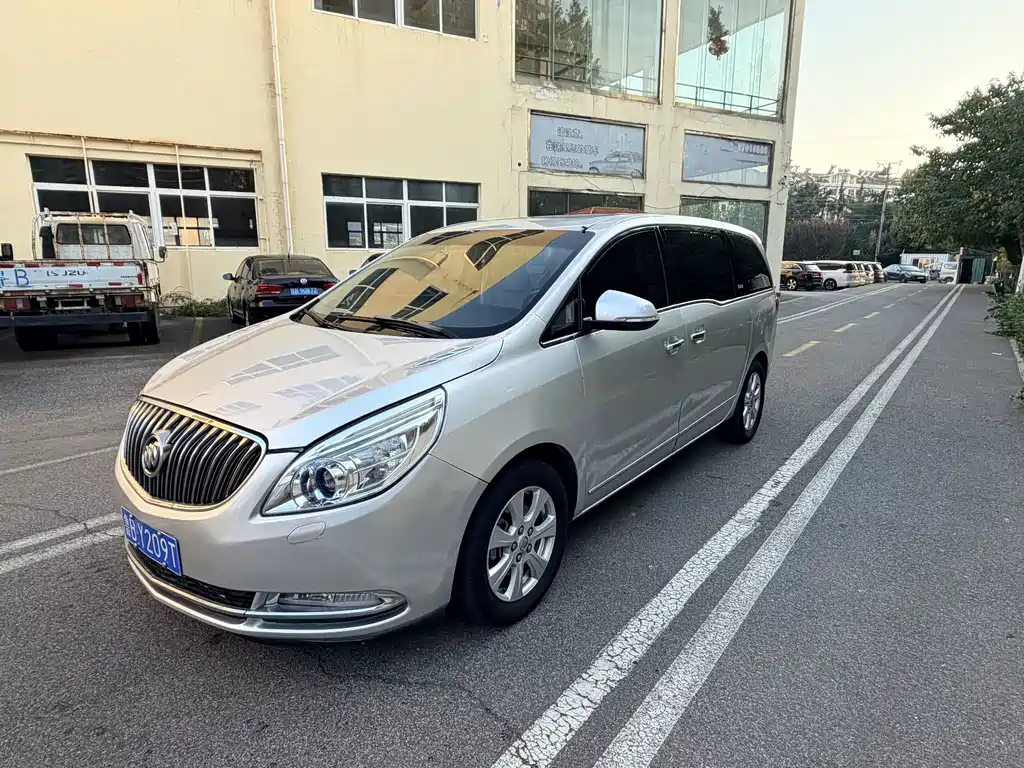 Buick GL8 — миниатюра 3