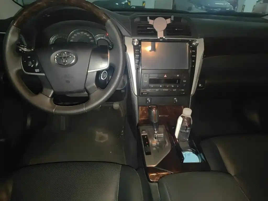 Toyota Camry — миниатюра 13