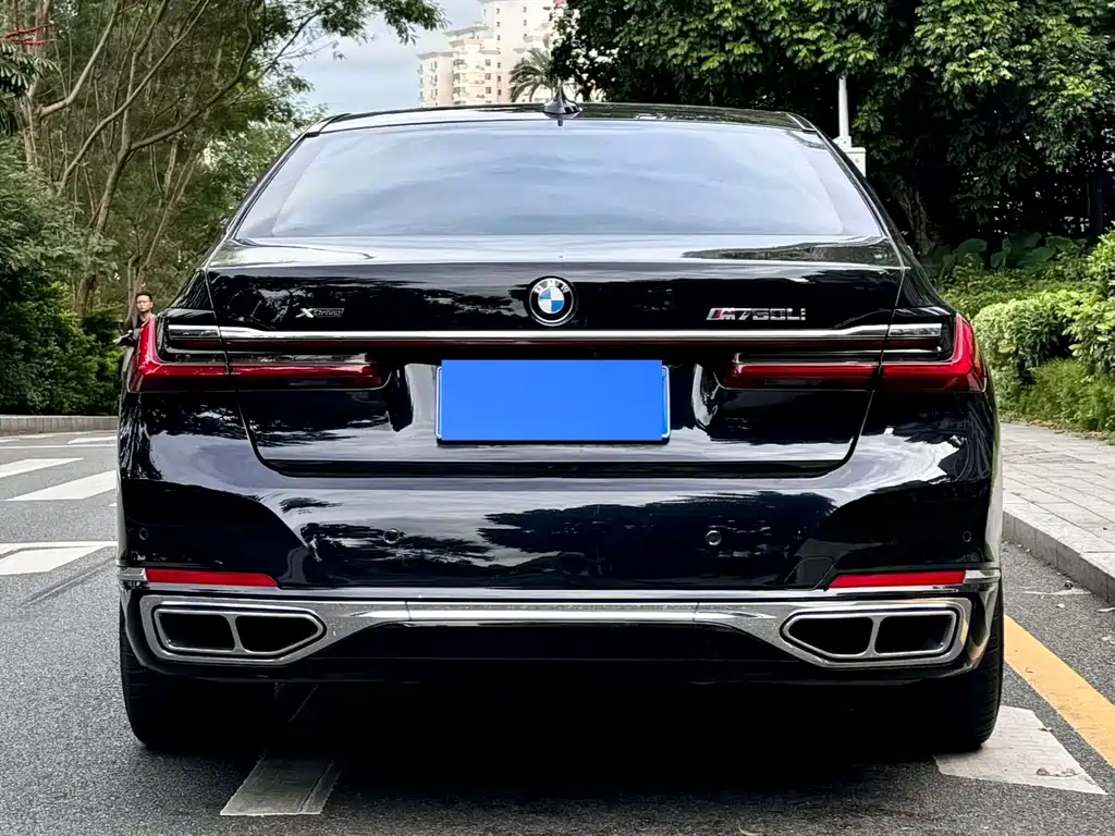 BMW 7 Series — миниатюра 5