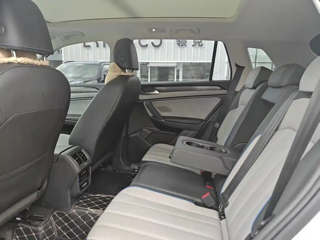 Volkswagen 探岳 GTE — миниатюра 15