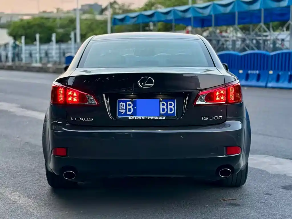 Lexus IS — миниатюра 6