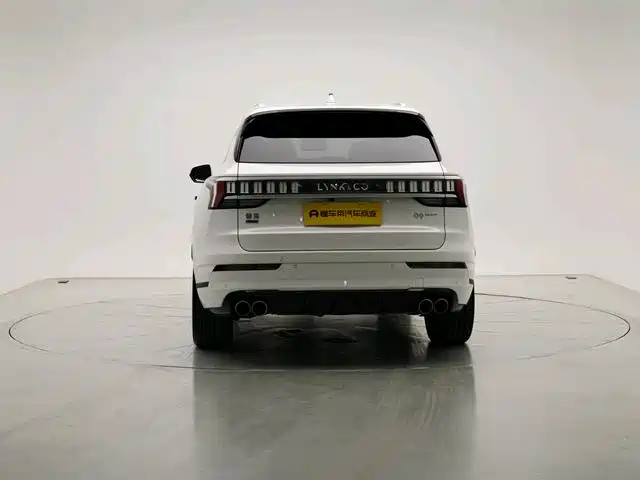 Lynk & Co 09 EM-P 2023 2.0TD EM-P Executive мест