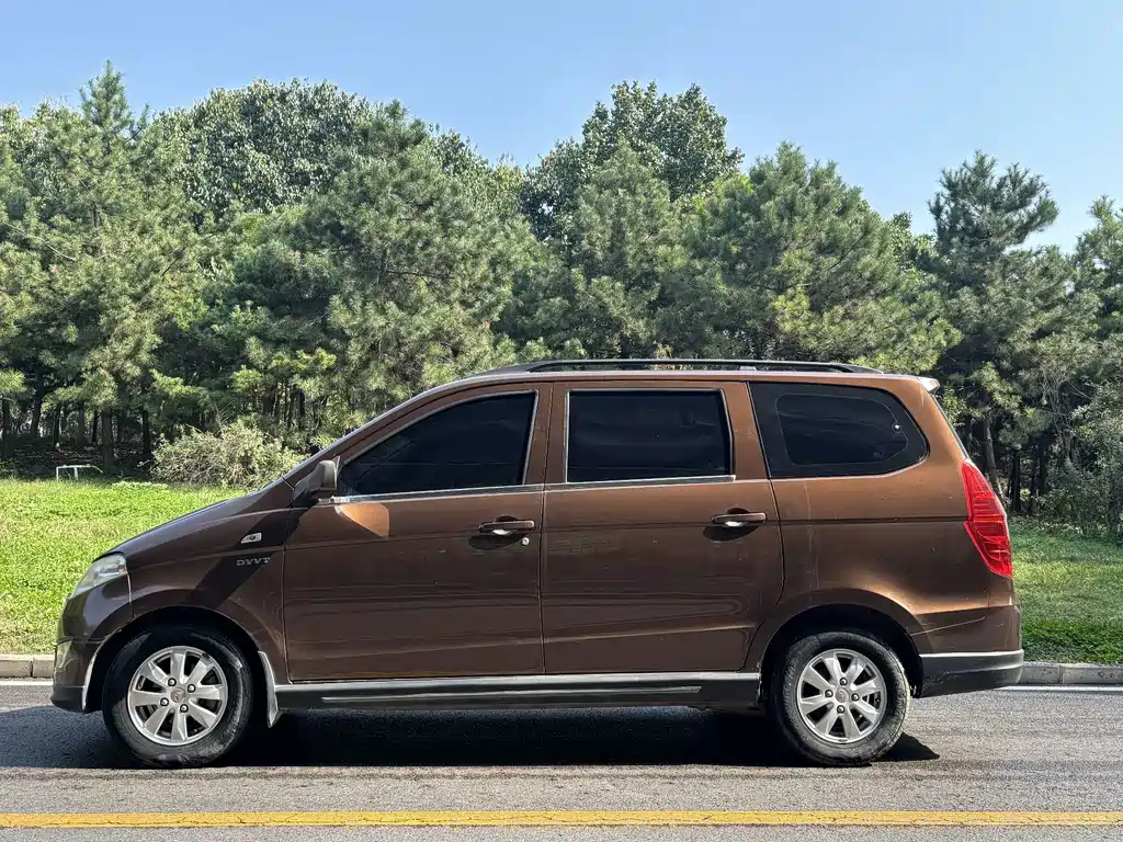 Wuling Hongguang — миниатюра 3