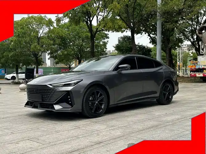 2022 Changan UNI-V - zdjęcie 1 z 27