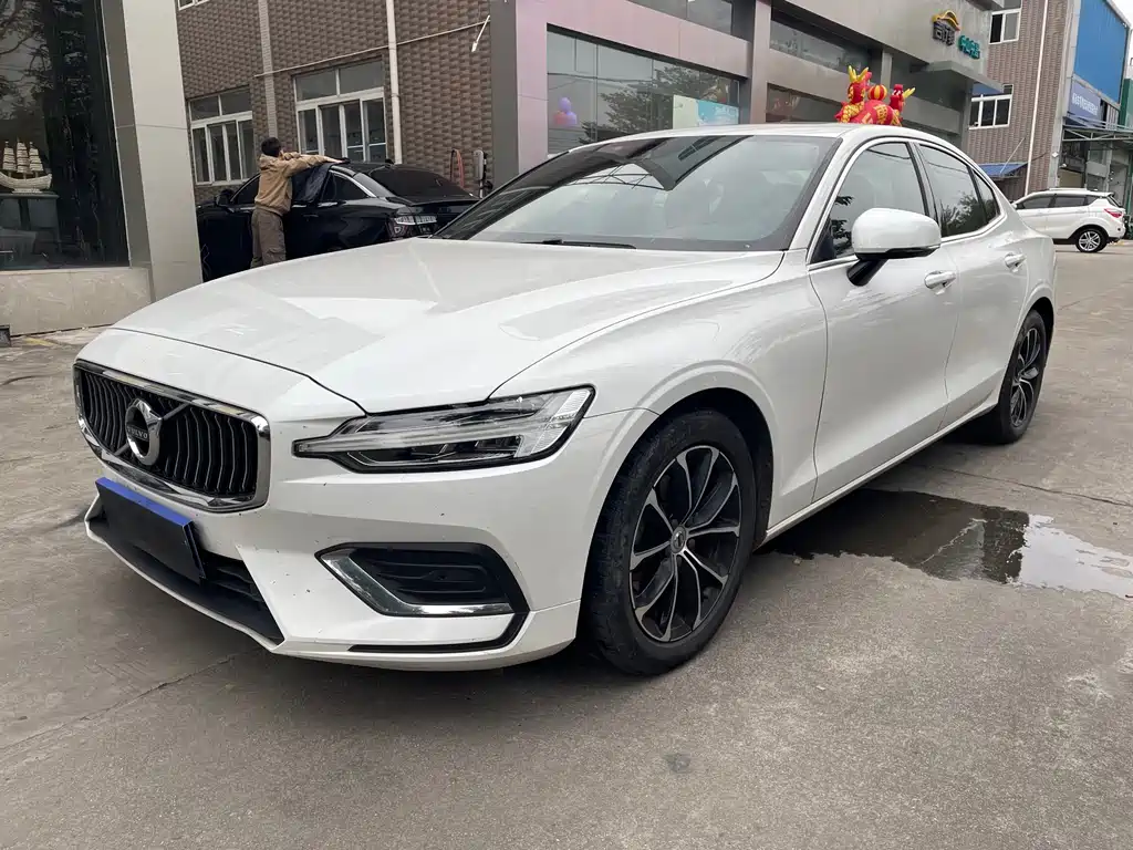 Volvo S60 2021